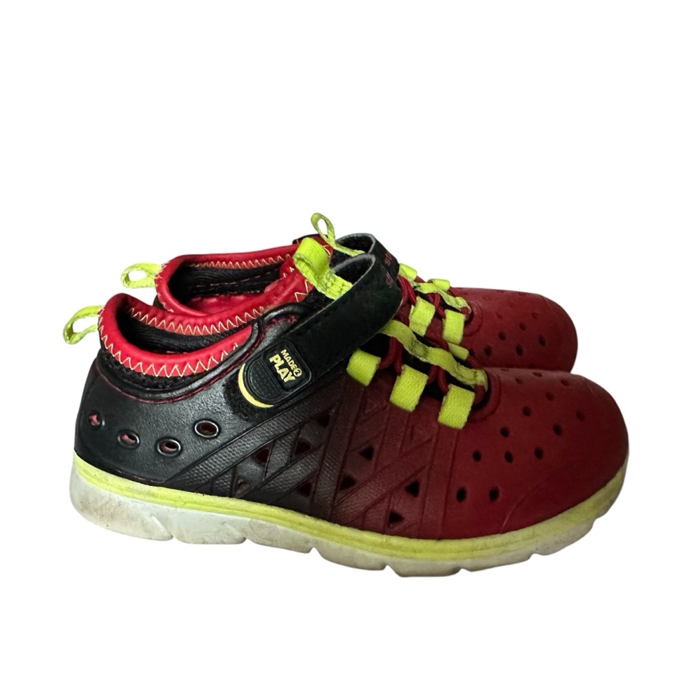 Stride Rite Made 2 Play Phibian Water Shoe Red Black Toddler Size 9